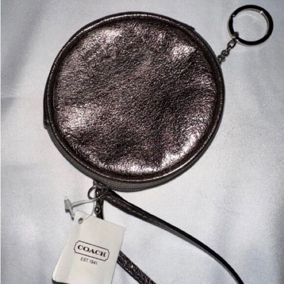 COACH essentials bundle - Picture 4 of 16